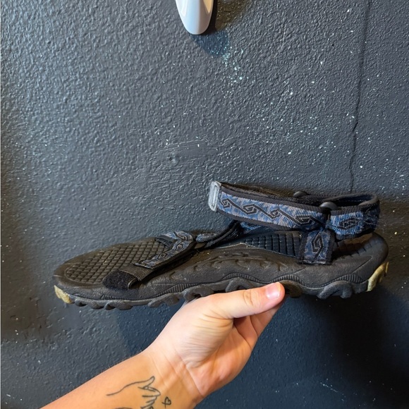 Teva Black Outdoor Sandals with Adjustable Straps and Textured Sole Size 12 - Picture 3 of 7